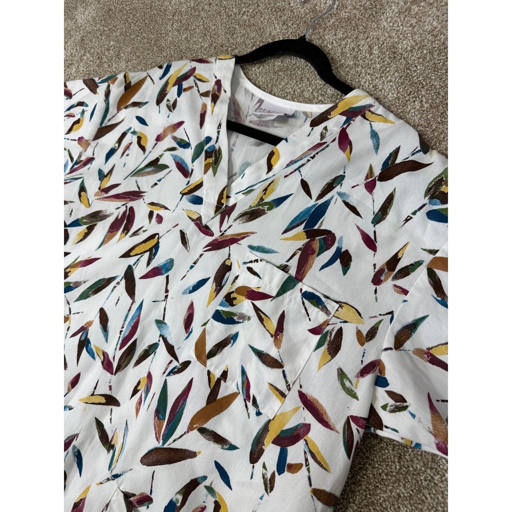 Peaches Uniforms Womens Scrub Top Large White Leaf Print Nursing Healthcare L
